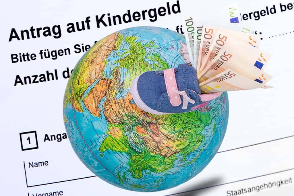 Kindergeldantrag Ausländer Weltkugel Ausland Geld Anspruch